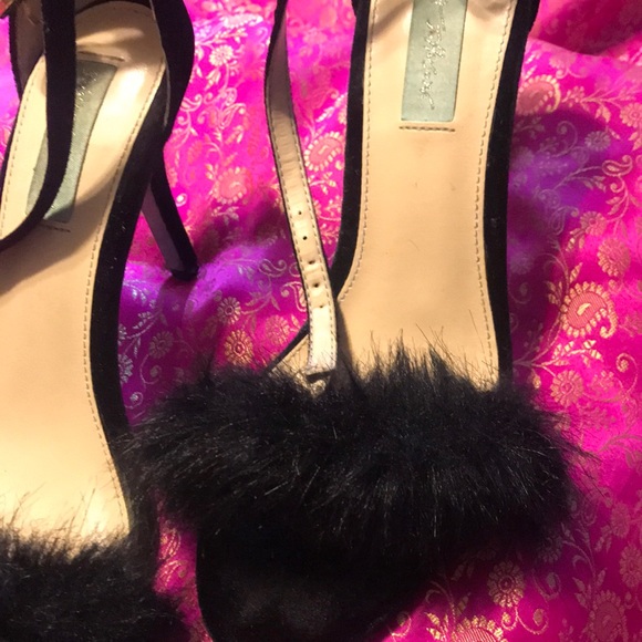 Heels - Picture 3 of 3